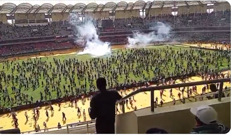 Chaos at Kasarani as Police Lob Teargas to Disperse Mourners During Raila Odinga’s Body Viewing